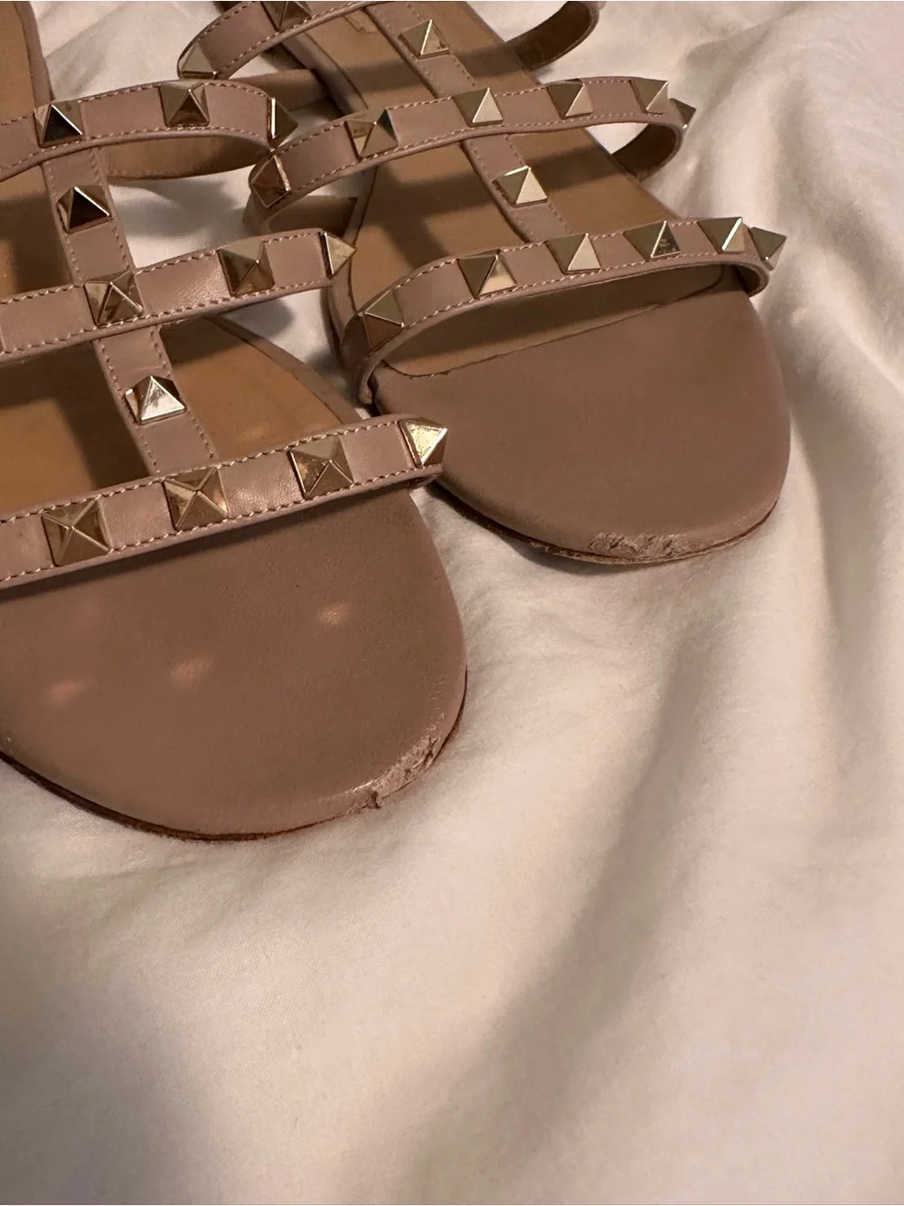 9.5 Valentino Rockstud Triple-Strap Slide Sandals in Taupe